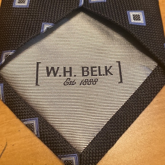 Vintage W.H. Belk Men’s Black Blue Square 100% Silk Neck Tie - Picture 4 of 7